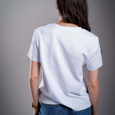 Kratom World Damen T-Shirt mit dem Motiv „damn bro, go buy KRATOM” – originaler Merch für Kratom-Liebhaber und Fans der Marke Kratom World, stilvolles Streetwear-Design mit auffälligem Druck, bequemes T-Shirt für den täglichen Gebrauch, ideal für die Stadt, Events oder als Sammlerstück für die Kratom-Community, Rückseite