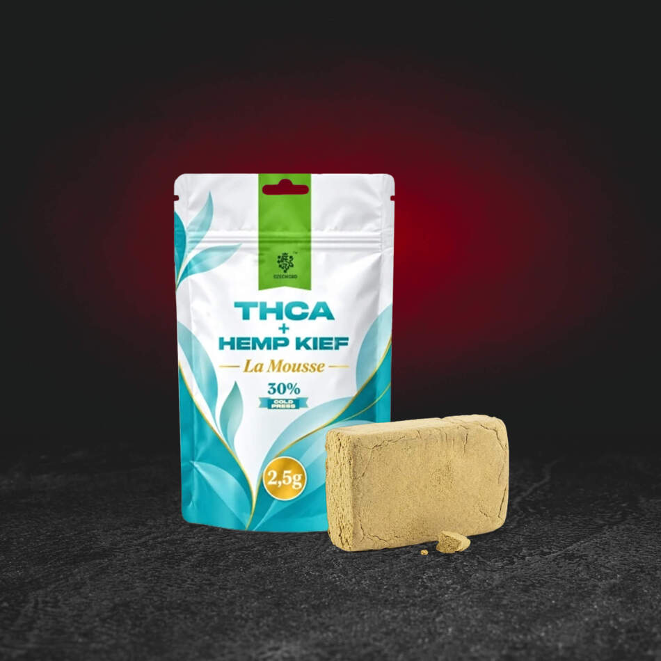 Kratom World THA Hemp Kief LaMousse 30% 2,5 g – hochwertiges goldenes Hanf-Kief mit 30 % THA-Cannabinoidgehalt, weicher, krümeliger Konsistenz und charakteristischem Hanfaroma premium gouden hennepkief met 30% THA-cannabinoïde, zachte kruimelige textuur en karakteristiek henneparoma kief de cáñamo dorado premium con un 30 % de cannabinoide THA, textura suave y desmenuzable e intenso aroma a cáñamo