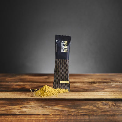 kratom world White Pure Kratom 3g Beutel – feines Pulver aus Indonesien, praktische kleine Verpackung aus West-Kalimantan, hochwertiges weißes Kratom von Kratom World White Pure Kratom 3g sachet – fine powder from Indonesia, practical small packaging from West Kalimantan, high-quality white kratom White Pure Kratom 3g sobre – polvo fino de Indonesia, envase pequeño y práctico de Kalimantan Occidental, kratom blanco de alta calidad